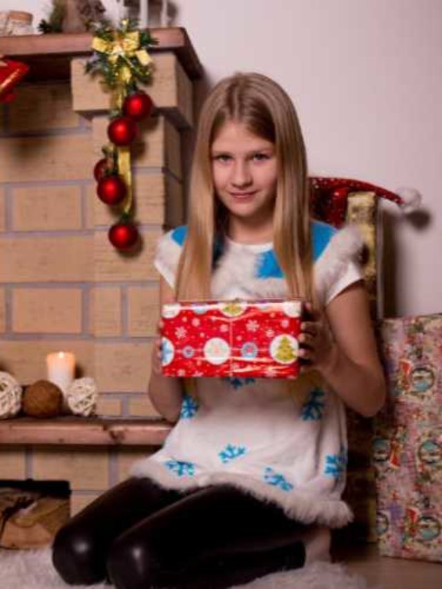 Girlfriend को क्या Gift दे